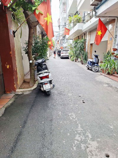 Chỉ 4,1 tỷ có ngay nhà đẹp Q Thanh xuân 37m2x3T MT5m ngõ ô tô tránh