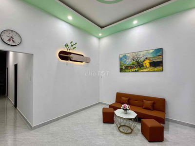 Bán nhà thị trấn Cần Giuộc, 2 phòng ngủ, mặt tiền Tập đoàn 5