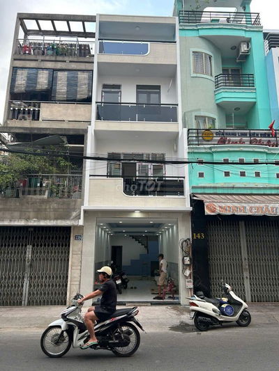 Cho thuê nhà mặt tiền Ngô Quyền Q10