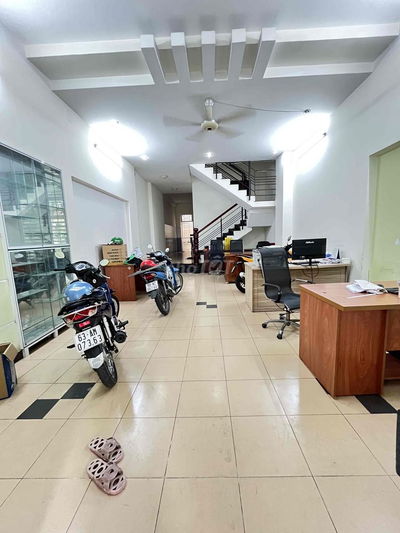 Cho thuê nhà rộng sát bên Aeon 5x20m 3 lầu 4 phòng 4 máy lạnh