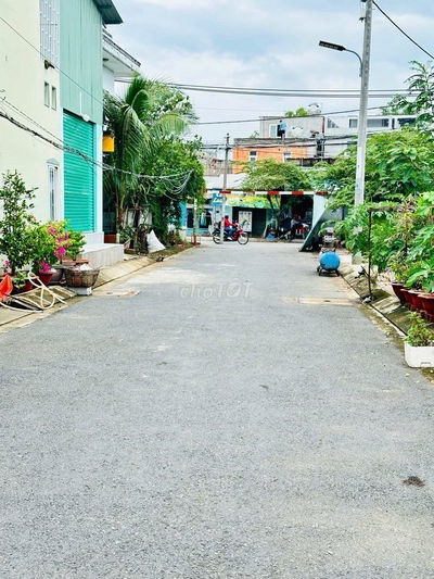 NHÀ BÈ; CHỈ NHỈNH 3TY - CHO 80M2- HẺM XE HƠI