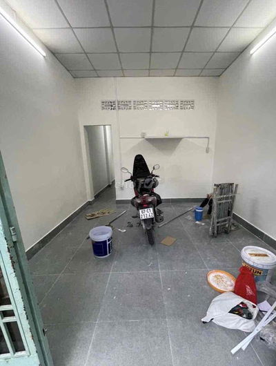 Nhà đường 7 Linh Trung mới sơn ngay đh ngân hàng 60m2 2PN 1WC giá 7tr