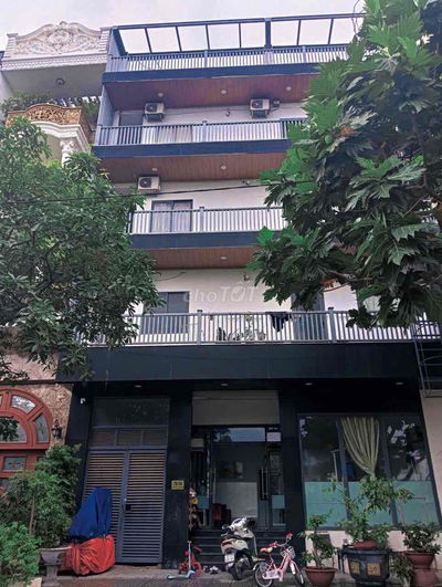 Cần pass phòng do mình có việc về quê