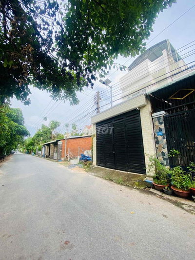 Nhà  Hoàn Công Mặt Tiền 1 trệt 1 lầu