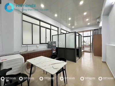 CHÍNH CHỦ STUDIO TÁCH BẾP CÓ BAN CÔNG RỘNG, CỰC THOÁNG NGAY LÀNG HOA