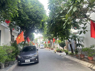 Bán nhà quận 12 hẻm xe tải ôtô đổ cửa đường trung mỹ tây