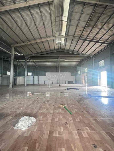 Cho thuê kho, xưởng 1100m2 gần Quốc Lộ 22