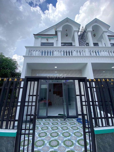 Nhà 1 trệt 1 lầu dt(5x20)khu vực chợ Nhị Xuân-Hóc Môn giá 655 triệu