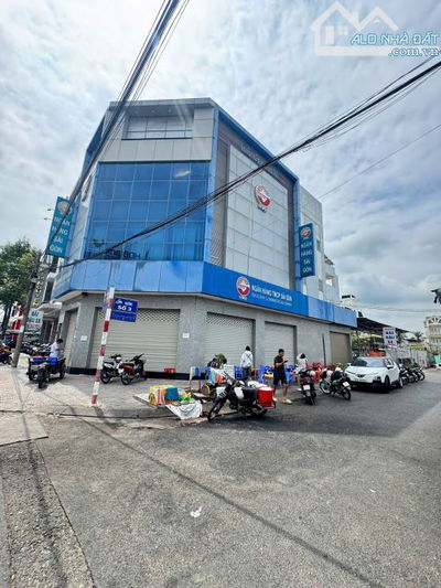 Cho thuê góc 2 mặt tiền Lê Lợi
