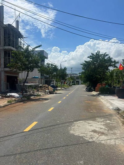 Cần bán đất Nam Hòa xuân , Đầm sen B2.136 LÔ 1x