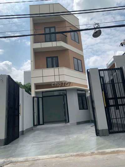 Bán nhà mới xây góc 2 mặt tiền đường xe tải P. Long Trường Q9