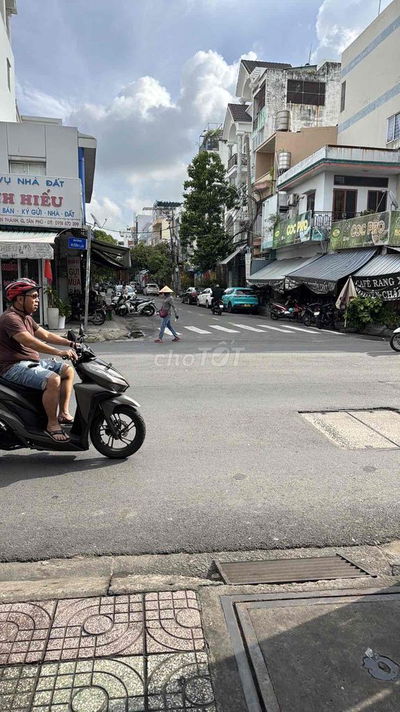 CẦN BÁN GẤP CĂN NHÀ  GÓC 3MT đường Bình Long P Sơn Kỳ Q Tân Phú  DT 5,