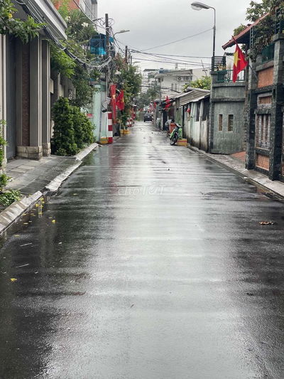 NHÀ HẺM XE TẢI NHỈNH 6 TỶ ĐỐI DIỆN VẠN PHÚC CITY