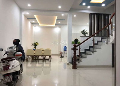 Cho thuê nhà nguyên căn 1 trệt 1 lầu, hẻm xe hơi dt 6×12 có 2pn,2wc