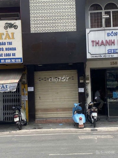 Nhà 3 tầng Q1, 4PN, 7 máy lạnh, mới đẹp, chỉ 30tr/tháng