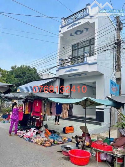 Bán Gấp 2 Căn Nhà Mặt Tiền Kinh Doanh Chợ Bình Chánh đang cho thuê 8Tr/tháng Đường 8m