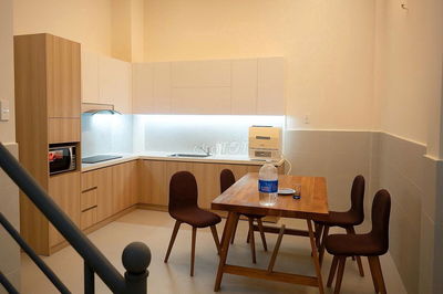 Cho gia đình thuê  nhà  rất đẹp - mới, gần Cầu Nguyễn Văn Cừ