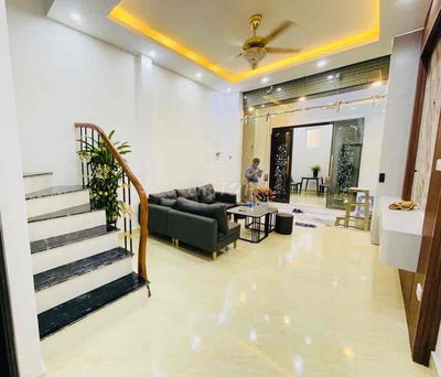nhà mới 4 tầng Nguyễn Văn Huyên nhỉnh 7 tỷ
