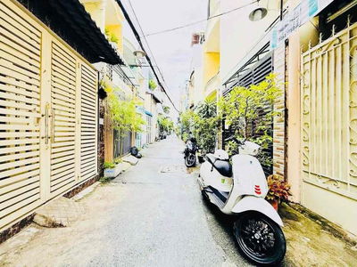 /đs3 p8GV 100m ra MT NVK sát CVLH gần chợ 3,6x12 lửng 2L 2st 4pn 3vs