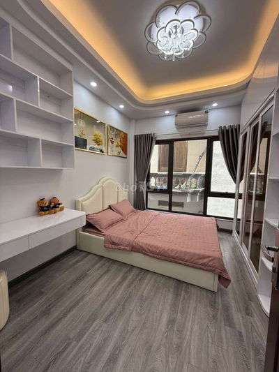 NHÀ ĐẸP CHÍNH KINH, GẦN PHỐ, FULL NỘI THẤT, THOÁNG SÁNG
