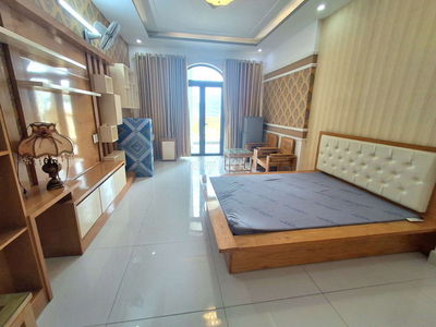 Căn hộ 40m2 ban công lớn nội thất cao cấp Phan Huy Ích