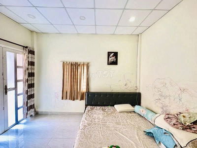 NGAY BV 115 THÀNH THÁI Q.10 - HẺM RỘNG 1 TRỤC- HIẾM NHÀ BÁN CHỈ 5.X TỶ