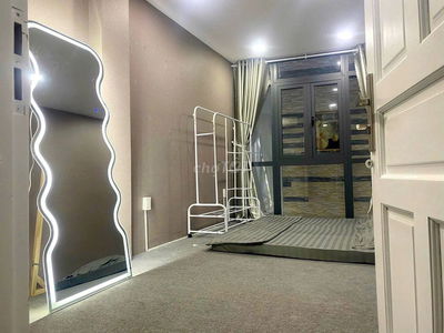 CHÍNH CHỦ CHO THUÊ PHÒNG CỬA SỔ NỘI THẤT CƠ BẢN GIÁ CHỈ 4TR QUẬN 10