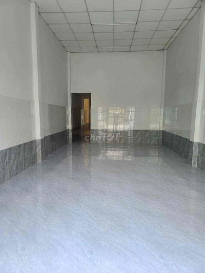 cho thuê nhà hẻm tải văn chung p13 tân bình. DT 4m x 25m giá 13tr