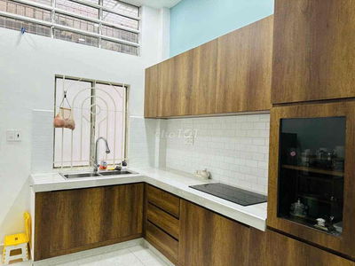Nhà mặt tiền khu Tên Lửa, 3PN, 3WC, xe hơi trong nhà, nội thất cao cấp