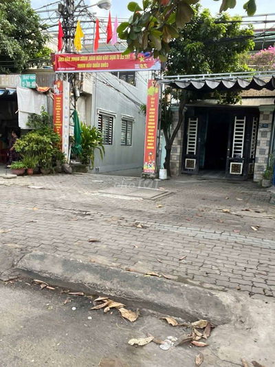 Bán dãy nhà trọ 3 phòng đã cho thuê .
Kiệt ô