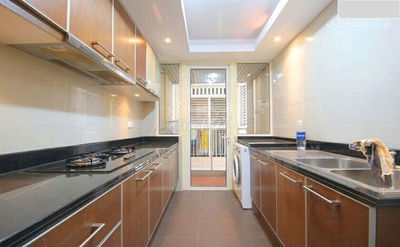 Bán căn hộ 2 phòng ngủ, lầu cao view sông giá 9 tỷ thương lượng