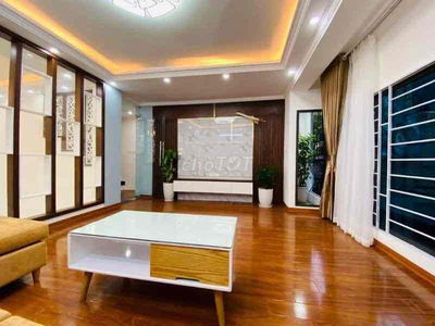 Hiếm! Phố Vip. Trần Hữu Tước, ba gác đỗ cửa, 30m ra ô tô, 45m2*5T*6Ngu