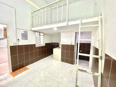 Phòng Gác máy lạnh tủ lạnh diện tích thoải mái