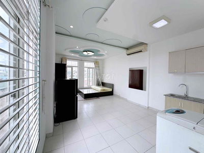 CĂN HỘ STUDIO BAN CÔNG, MÁY GIẶT RIÊNG, GẦN ĐH KINH TẾ Q10