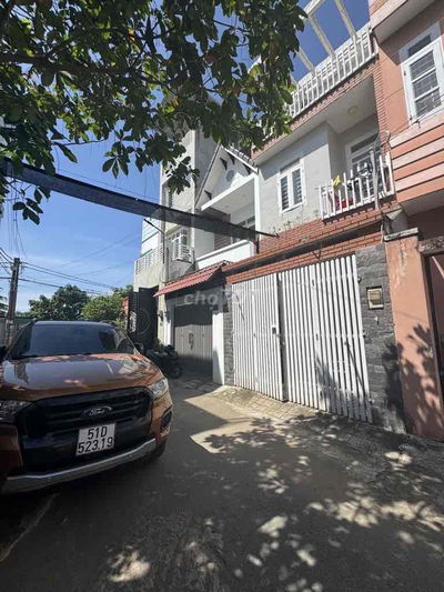 Nhà 3tầng Gần Vinhomes Quận 9- HXH 6M- 60m2- Nhỉnh 4ty- Quận 9