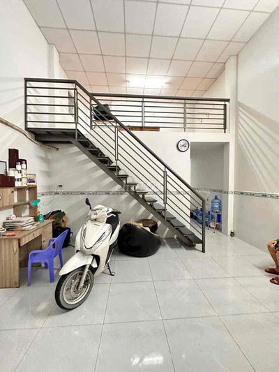 Bán nhà chỉ bằng giá đất dt 60m2 TL 26 sát Ngã Tư Ga