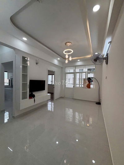 Chính chủ - cần bán CC Phú Thọ 64m2 | Nhà mới 2 ban công