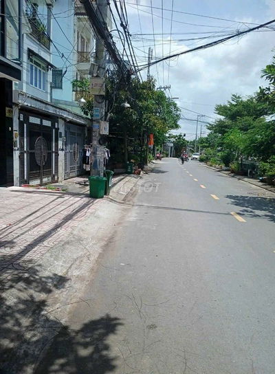 Cho thuê nhà mặt tiền đường thông dt 4x25m