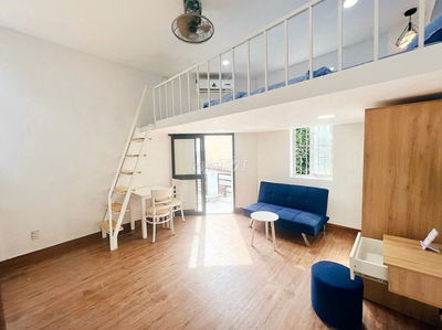 PHÒNG CÓ GÁC FULL NỘI THẤT CỬA SỔ ĐÓN NẮNG  BÌNH THẠNH GIÁP Q1,Q3