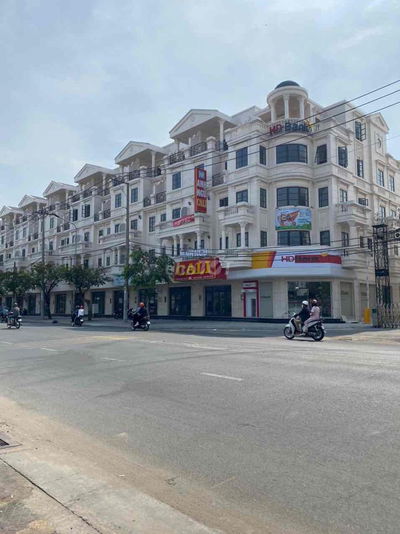 nhà nguyên căn 5x20 giá 35triệu 1trệt 3 lầu