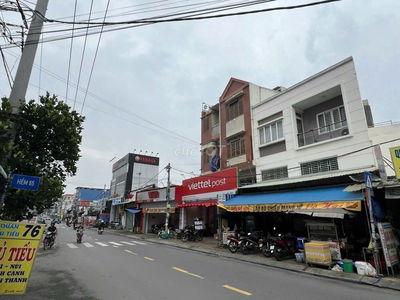 Bán Nhà Thủ Đức Đường 8m DT 64m2 Xây 2 Tầng Khu Sầm Uất Chỉ 5,5 Tỷ