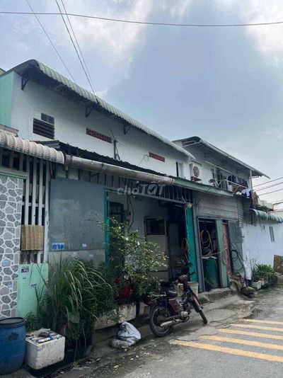 Nhà mặt đường, trệt lầu. 40m2. với 2pn. ở và kinh doanh buôn bán ok