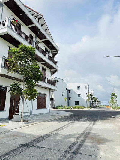👉👉👉Siêu phẩm 60m2 kẹp mương phía sau 4.5m bên hông 3.3m