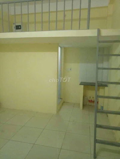 phòng khép kín có điều hòa,nóng lạnh,bảo vệ gần đh tự nhiên giá 2,2tr