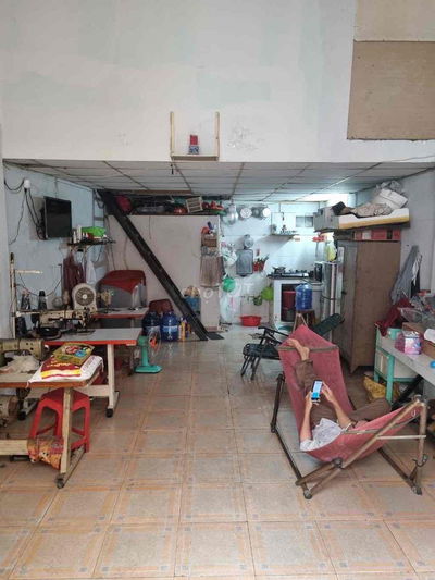 nhà 1 trệt . 1 lửng