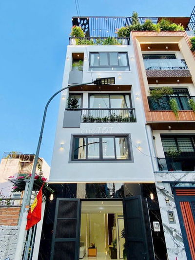 BÁN NHANH NHÀ 2 LẦU 4,5 X 30M FULL NỘI THẤT NGAY TT THỦ DẦU MỘT BD