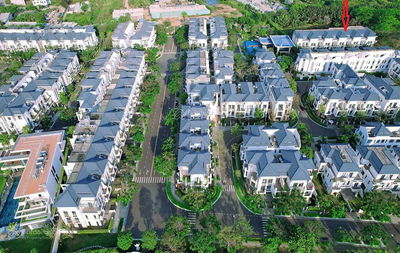 Chính chủ bán gấp nhà phố 1 trệt + 3 lầu, DT sàn lớn gần 350m2, cạnh hồ bơi, công viên