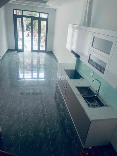Ô tô đỗ cổng Hoàng Mai, KD, full tiện ích, 39m*5T 6.9tỷ