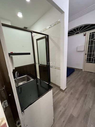 Cho thuê CHDV tách bếp full nội thất