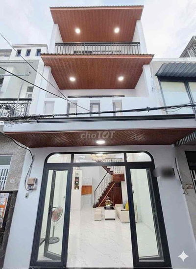 NHÀ 1TRỆT 2LẦU NHỈNH 1TỶ GẦN KDC SHR Ở PHONG PHÚ BÌNH CHÁNH